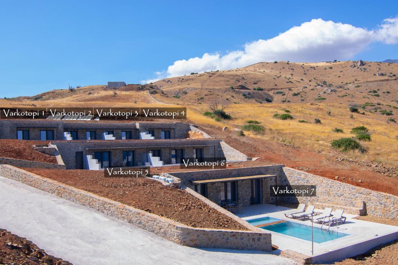 Varkotopi Villa *